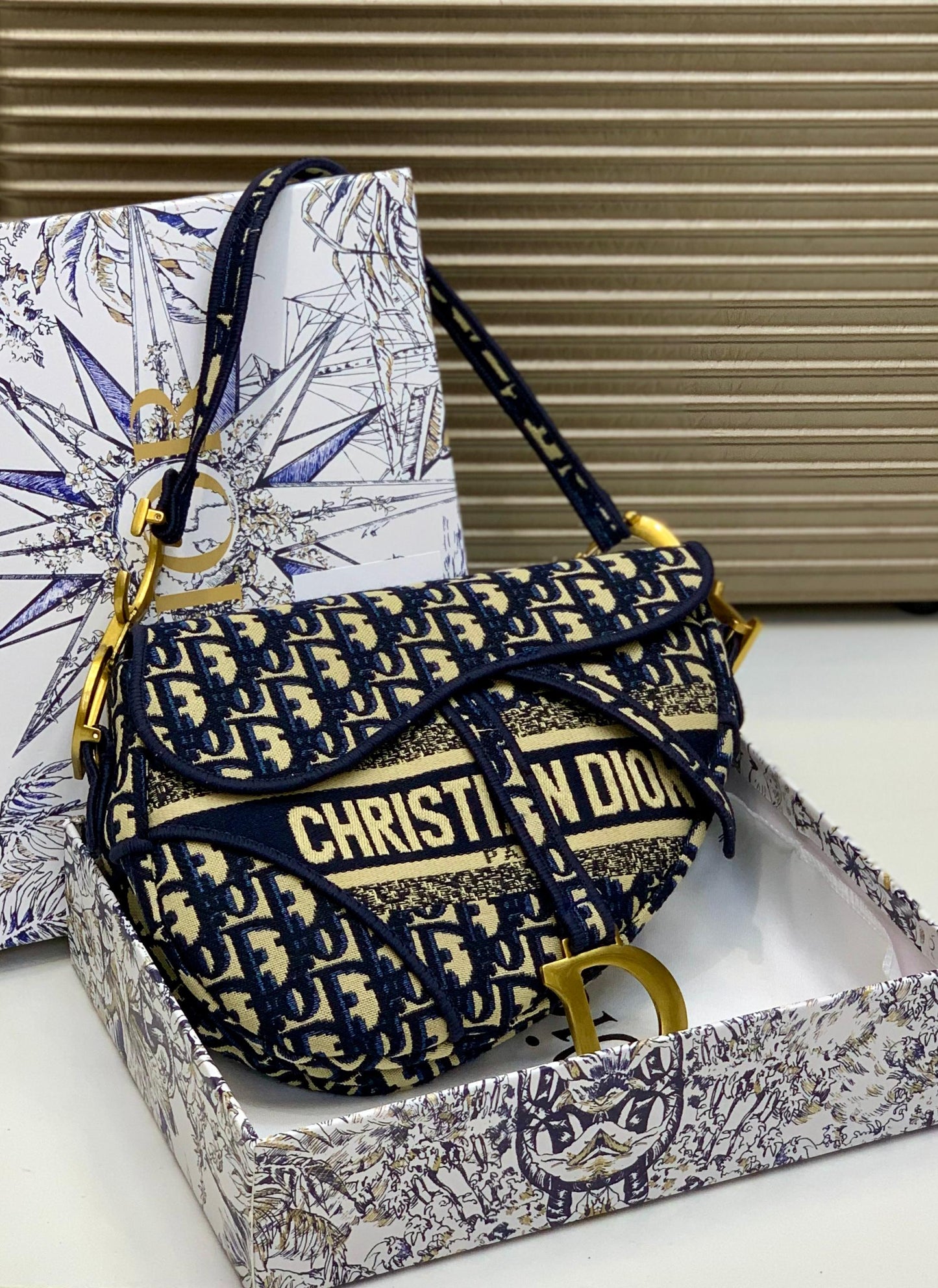 Elegance Curve Saddle Bag