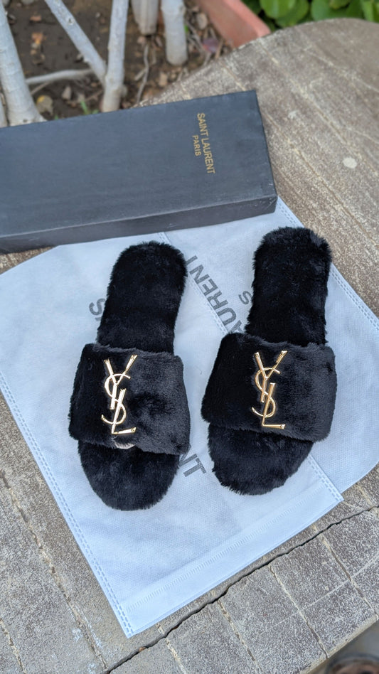 Luxury Fur Comfort Slides – Black Edition