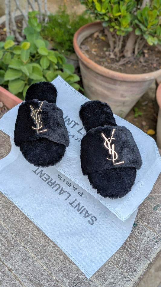 Luxury Fur Comfort Slides – Black Edition