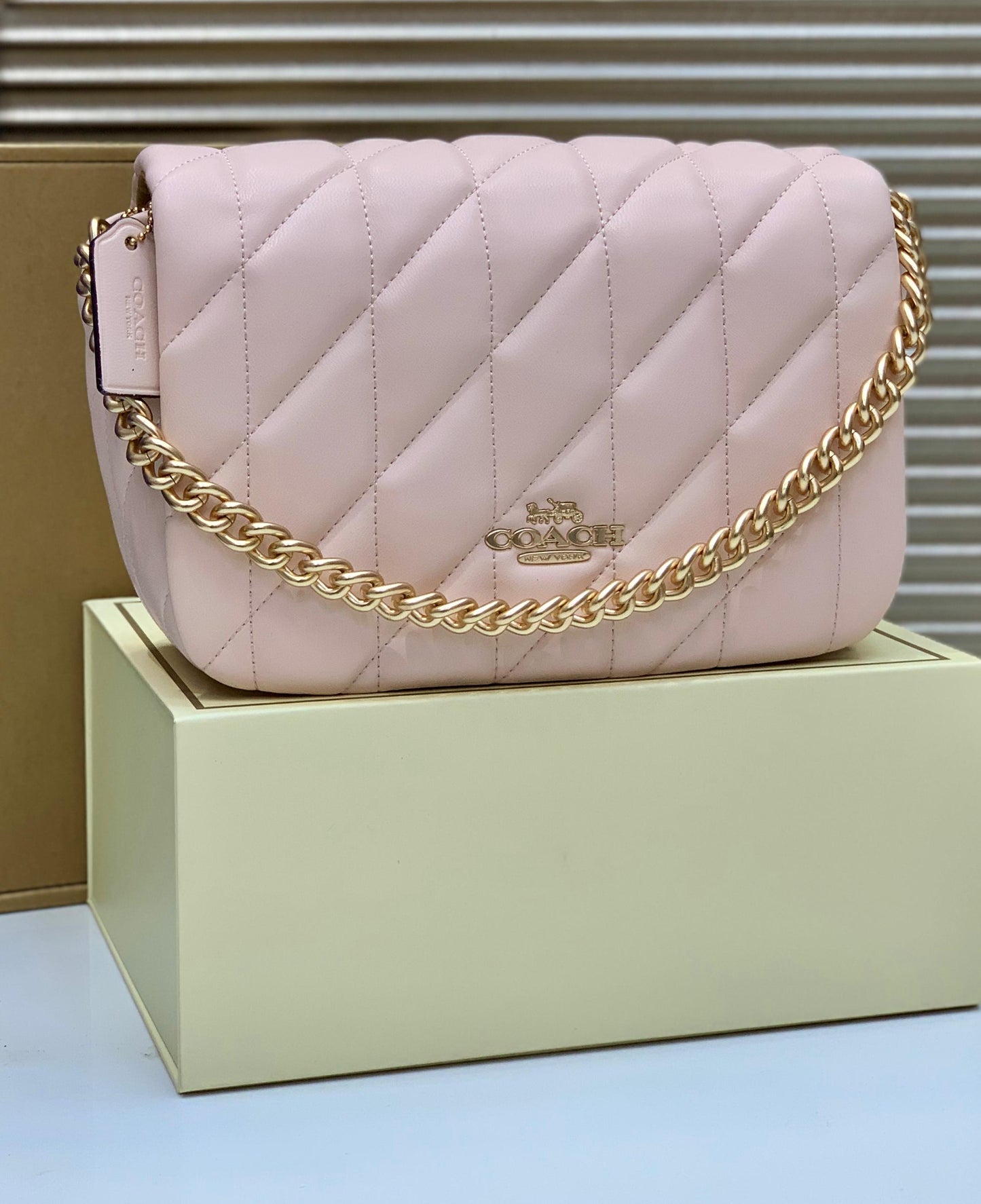 Royale Chain Shoulder Bag