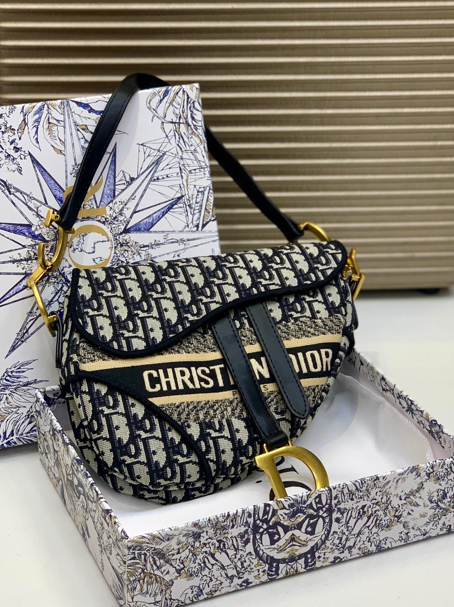 Elegance Curve Saddle Bag