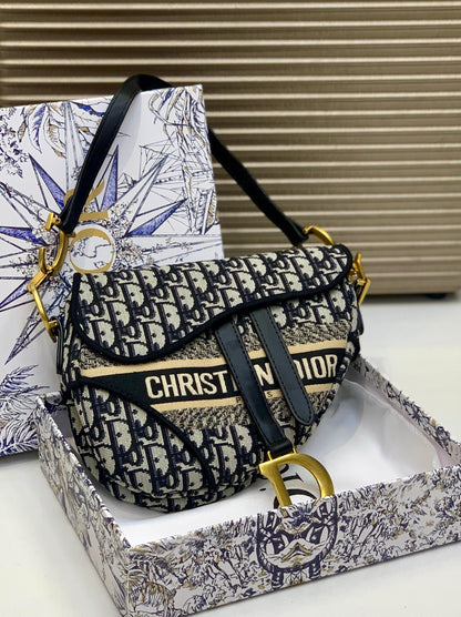 Elegance Curve Saddle Bag