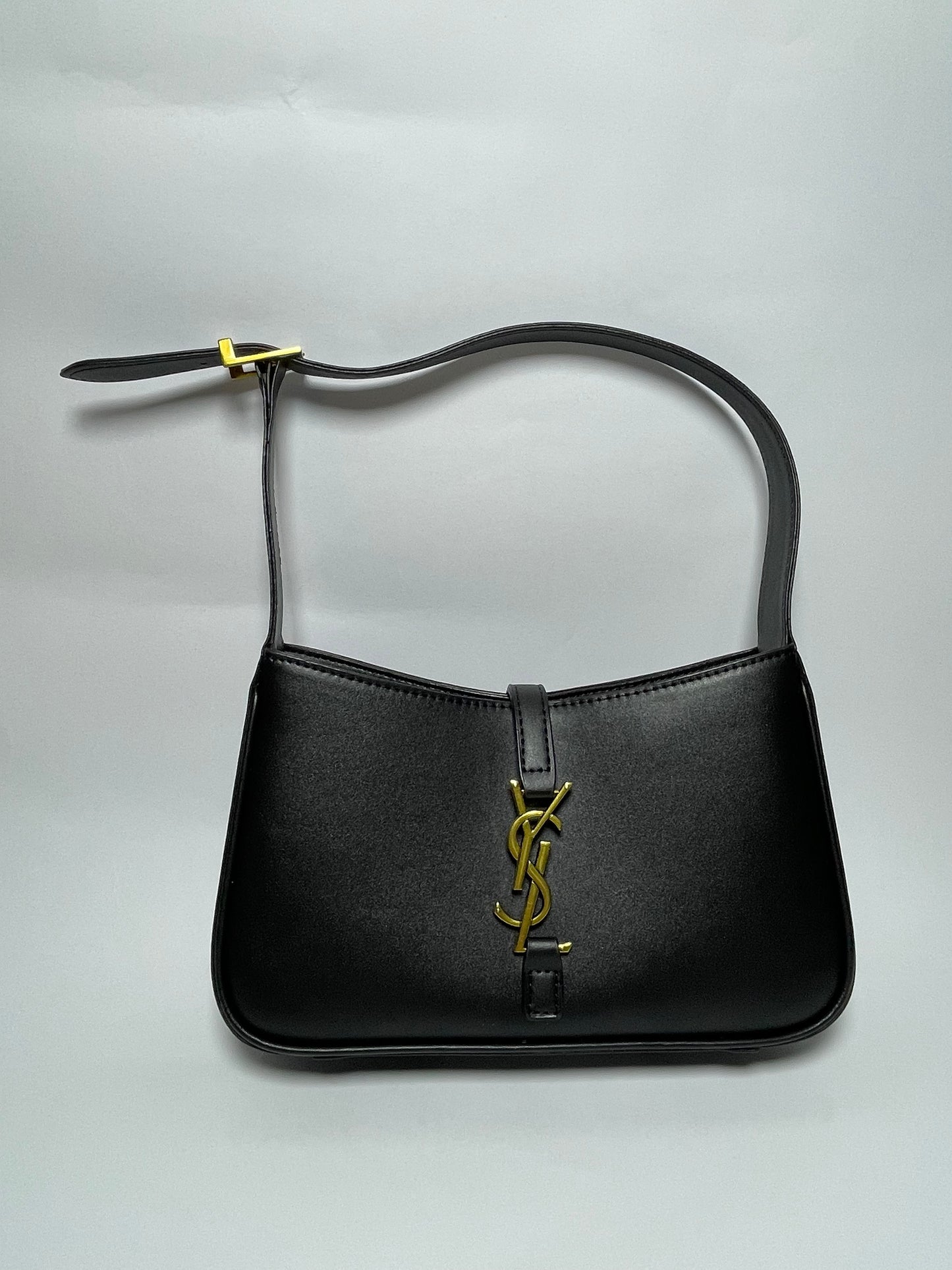 Luxury Gold-Accent Minimalist Shoulder Bag – Premium Black Leather Finish