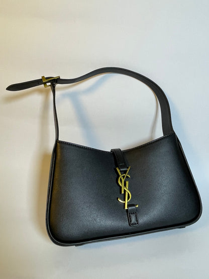 Luxury Gold-Accent Minimalist Shoulder Bag – Premium Black Leather Finish